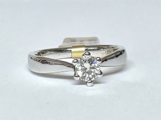 Diamond ring