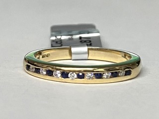 Sapphire & diamond ring