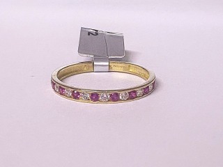 Red cubic zirconia & white cubic zirconia's