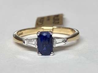 Sapphire & diamond ring