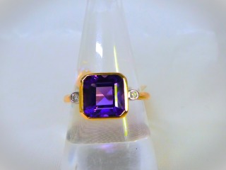 Amethyst & Diamond ring