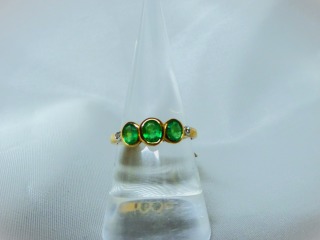 Emerald & Diamond ring