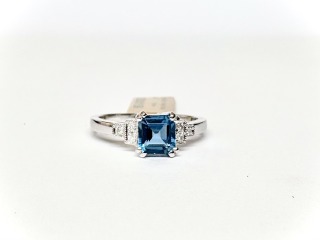 London blue Topaz & Diamond ring