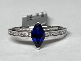 Sapphire & diamond ring