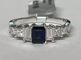 Sapphire & diamond ring