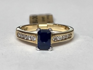 Sapphire & diamond ring
