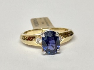 Sapphire & diamond ring
