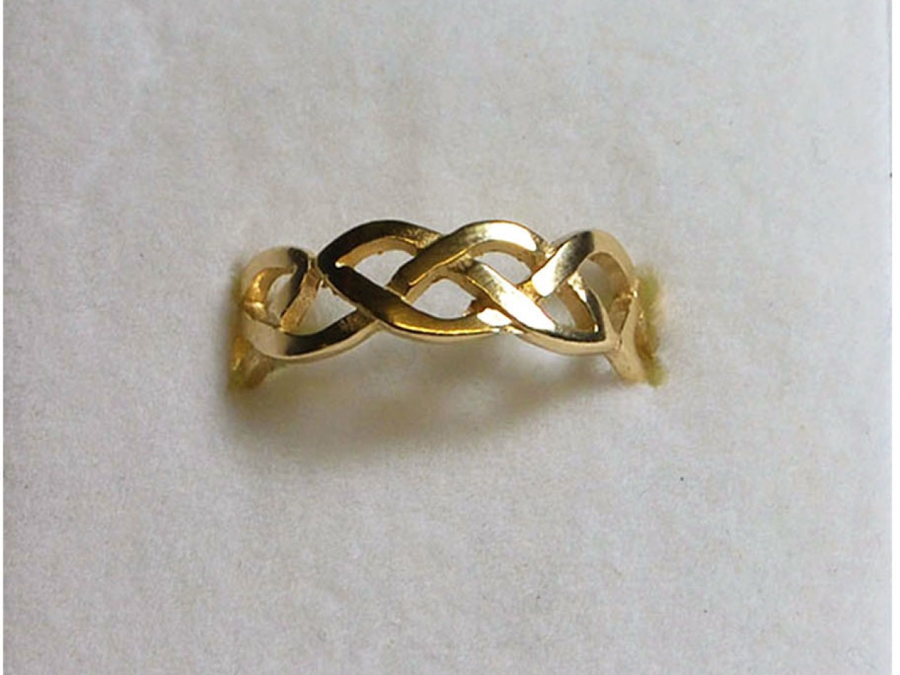 gold celtic jewellery