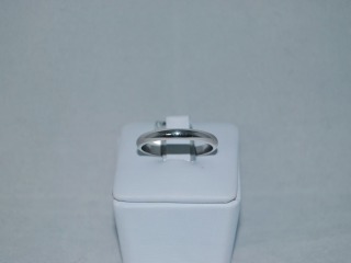 D shape 3mm 9ct Yellow, White or Rose Gold