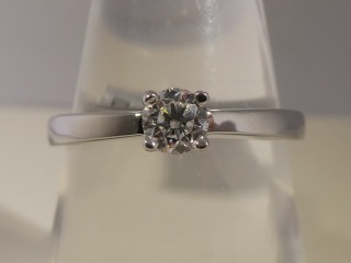 Diamond ring