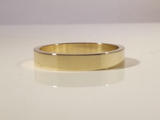 Flat 3mm 18ct Yellow or White Gold