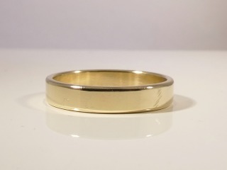 Flat 4mm 18ct Yellow or White Gold