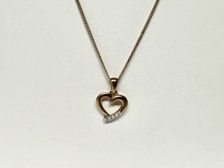 Diamond heart pendant