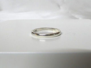 D shape 2mm 18ct Yellow or White Gold