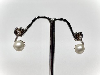 Pearl and diamond earrings
