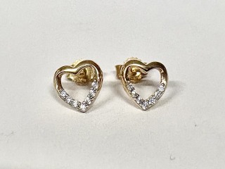 Heart stud earrings