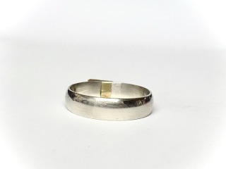 D shape 5mm 9ct Yellow, White or Rose Gold