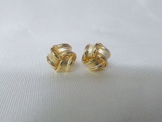 Knot earrings