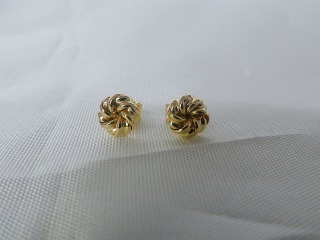 Knot earrings