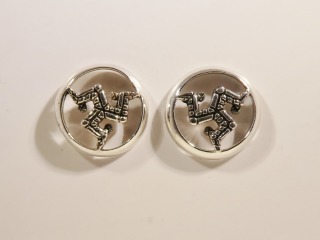 3 legs stud earrings