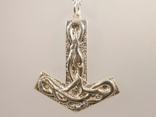 Thors hammer pendant