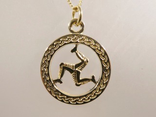 Three legs pendant