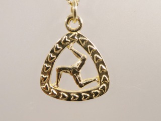 Three legs pendant
