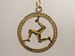 Three legs pendant