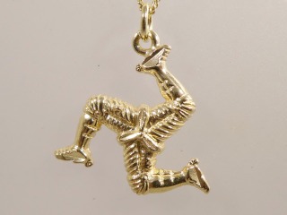 Three legs pendant