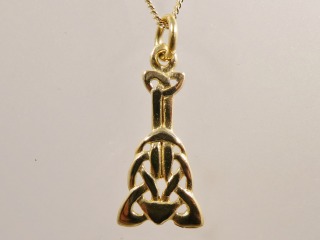 Open work Manx chain link pendant