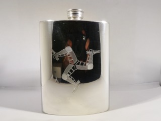 3 legs flask