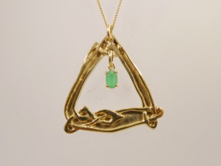 9ct yellow gold with Emerald