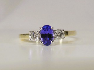 Tanzanite & diamond ring
