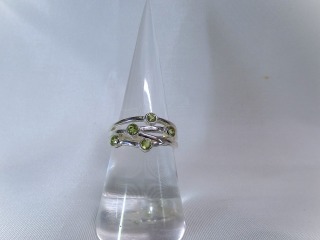 Silver Peridot stone set ring 