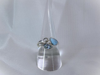 Silver Aquamarine, pearl and blue stone set ring 