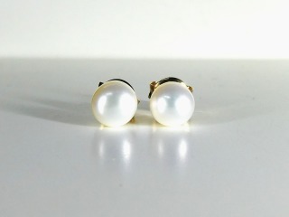 Pearl earrings