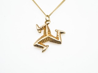 Three legs pendant