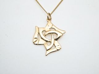 Three legs pendant