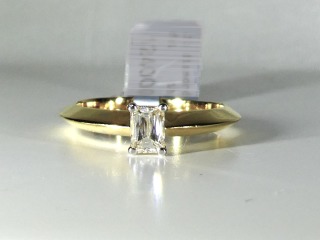 Diamond ring