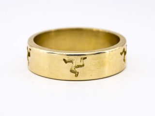 Three legs of man ring