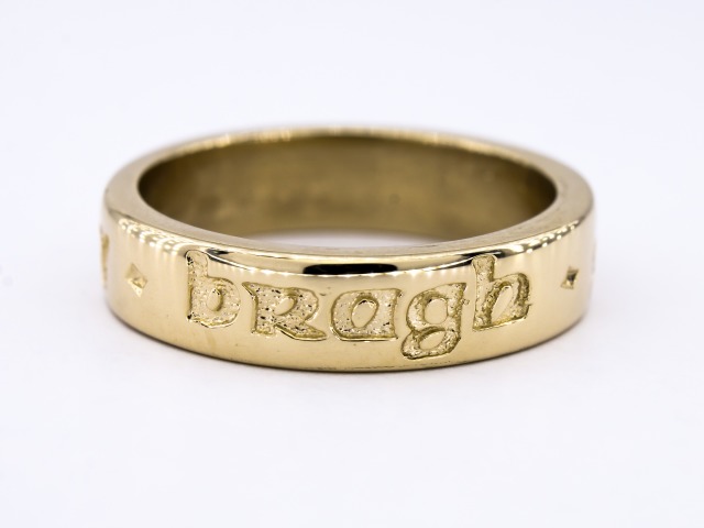 Manx Script Ring 9ct yellow Gold Size R | Gents | Celtic Gold