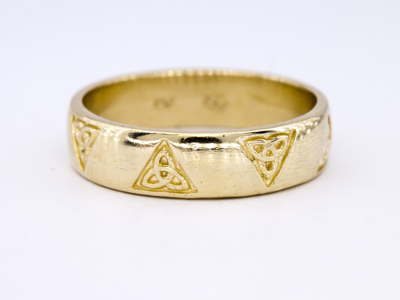 Trinity knot Celtic Ring 9ct yellow Gold Size Q Ladies Celtic Gold