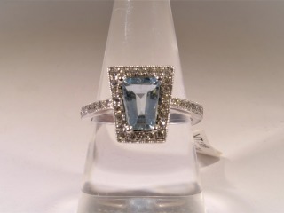 Aquamarine & Diamond ring
