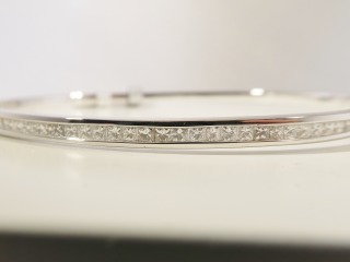 Diamond bangle