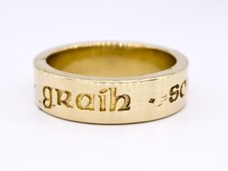 Manx Script Ring 9ct yellow Gold Size R